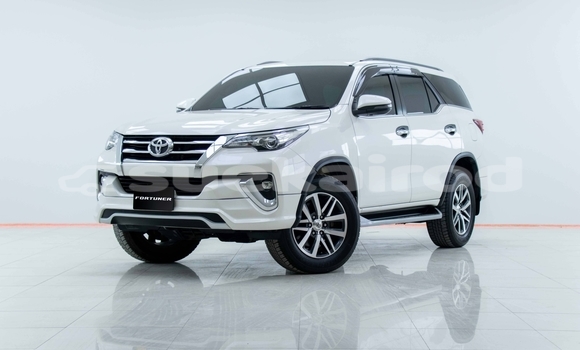 Buy Used Toyota Fortuner White Car in Bangkok in Bangkok