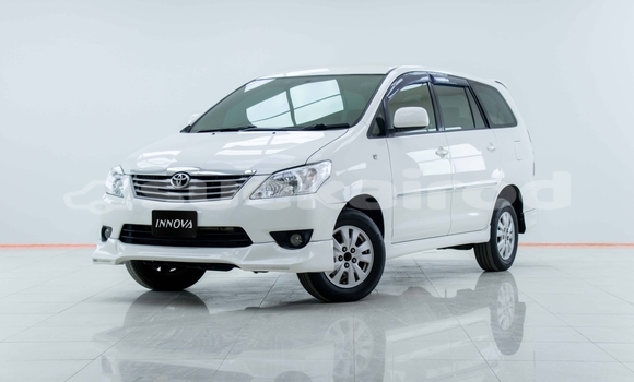 ซื้อ รถมือสอง Toyota Innova ขาว รถยนต์ ใน %{เมือง} ใน กรุงเทพมหานคร