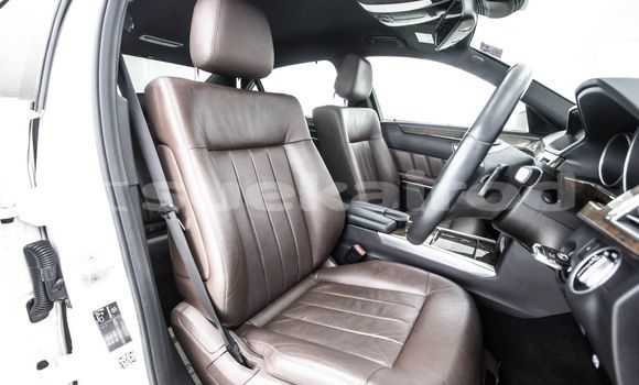 ซื้อ รถมือสอง Mercedes-Benz E-Classe ขาว รถยนต์ ใน %{เมือง} ใน กรุงเทพมหานคร ซื้อ รถมือสอง Mercedes-Benz E-Classe ขาว รถยนต์ ใน %{เมือง} ใน กรุงเทพมหานคร