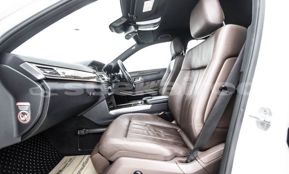 ซื้อ รถมือสอง Mercedes-Benz E-Classe ขาว รถยนต์ ใน %{เมือง} ใน กรุงเทพมหานคร ซื้อ รถมือสอง Mercedes-Benz E-Classe ขาว รถยนต์ ใน %{เมือง} ใน กรุงเทพมหานคร