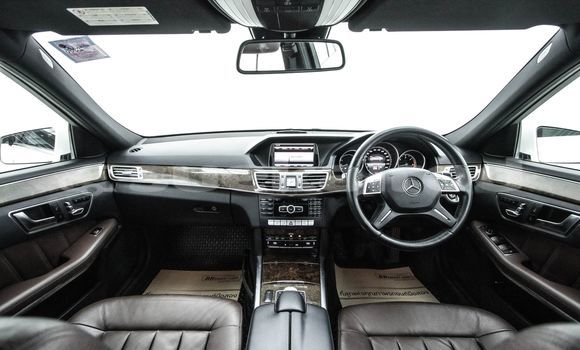 ซื้อ รถมือสอง Mercedes-Benz E-Classe ขาว รถยนต์ ใน %{เมือง} ใน กรุงเทพมหานคร ซื้อ รถมือสอง Mercedes-Benz E-Classe ขาว รถยนต์ ใน %{เมือง} ใน กรุงเทพมหานคร