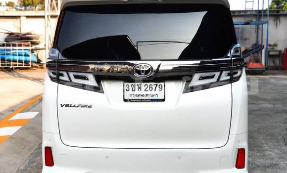 Buy Used Toyota Vellfire White Car in Bangkok in Bangkok Buy Used Toyota Vellfire White Car in Bangkok in Bangkok