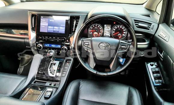 Buy Used Toyota Vellfire White Car in Bangkok in Bangkok Buy Used Toyota Vellfire White Car in Bangkok in Bangkok