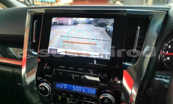 Buy Used Toyota Vellfire White Car in Bangkok in Bangkok Buy Used Toyota Vellfire White Car in Bangkok in Bangkok