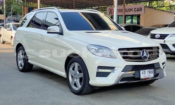 Buy Used Mercedes‒Benz ML–Class White Car in Bangkok in Bangkok