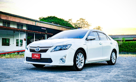 Buy Used Toyota Camry White Car in Bangkok in Bangkok