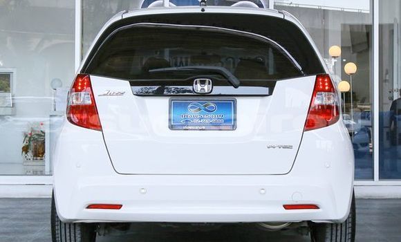 ซื้อ รถมือสอง Honda Jazz ขาว รถยนต์ ใน %{เมือง} ใน กรุงเทพมหานคร ซื้อ รถมือสอง Honda Jazz ขาว รถยนต์ ใน %{เมือง} ใน กรุงเทพมหานคร