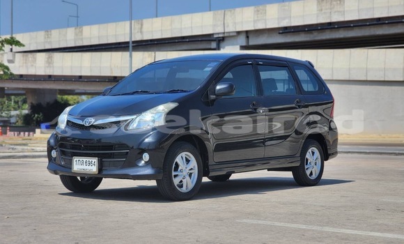 ซื้อ รถมือสอง Toyota Avanza สีดำ รถยนต์ ใน %{เมือง} ใน กรุงเทพมหานคร