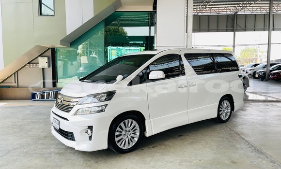 ซื้อ รถมือสอง Toyota Vellfire ขาว รถยนต์ ใน %{เมือง} ใน กรุงเทพมหานคร