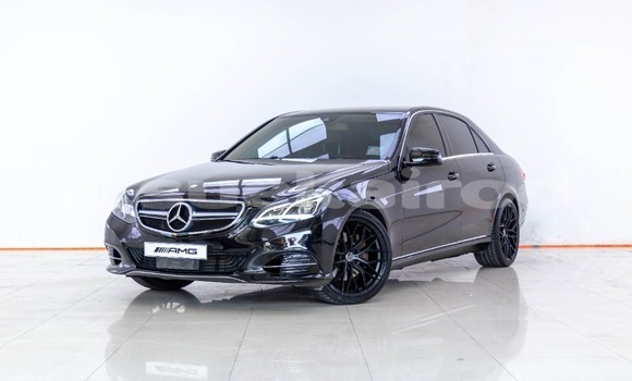 ซื้อ รถมือสอง Mercedes-Benz E-Classe สีดำ รถยนต์ ใน %{เมือง} ใน กรุงเทพมหานคร
