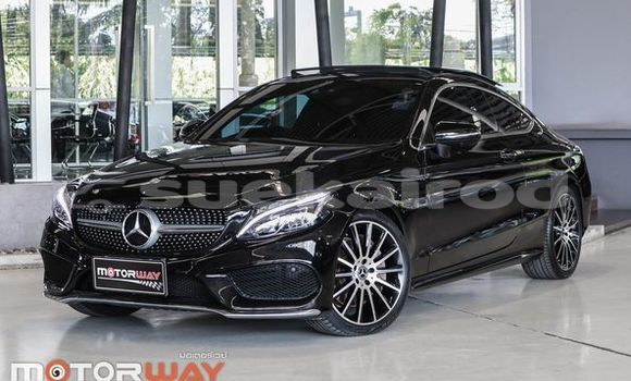ซื้อ รถมือสอง Mercedes-Benz C250 coupe สีดำ รถยนต์ ใน %{เมือง} ใน กรุงเทพมหานคร