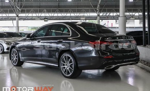 Buy Used Mercedes-Benz E-Classe Black Car in Bangkok in Bangkok Buy Used Mercedes-Benz E-Classe Black Car in Bangkok in Bangkok