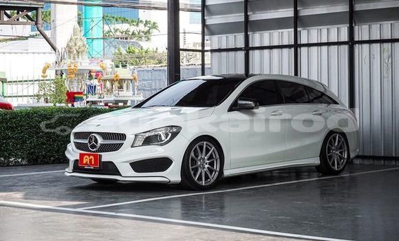 ซื้อ รถมือสอง Mercedes-Benz CLA-klasse ขาว รถยนต์ ใน %{เมือง} ใน กรุงเทพมหานคร