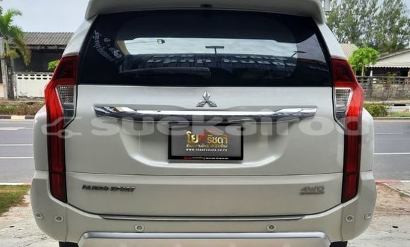 ซื้อ รถมือสอง Mitsubishi Pajero Sport ขาว รถยนต์ ใน %{เมือง} ใน กรุงเทพมหานคร ซื้อ รถมือสอง Mitsubishi Pajero Sport ขาว รถยนต์ ใน %{เมือง} ใน กรุงเทพมหานคร