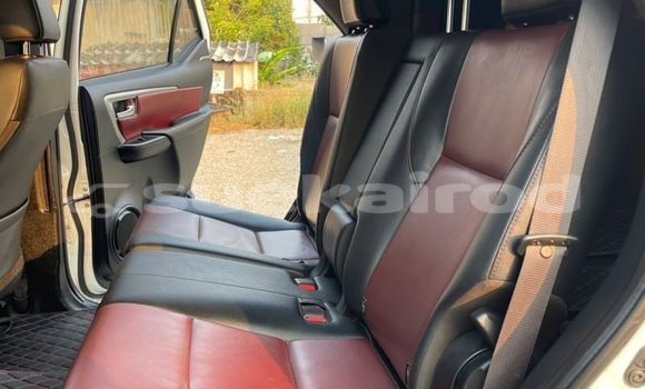 ซื้อ รถมือสอง Toyota Fortuner ขาว รถยนต์ ใน %{เมือง} ใน กรุงเทพมหานคร ซื้อ รถมือสอง Toyota Fortuner ขาว รถยนต์ ใน %{เมือง} ใน กรุงเทพมหานคร