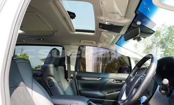 Buy Used Toyota Vellfire White Car in Bangkok in Bangkok Buy Used Toyota Vellfire White Car in Bangkok in Bangkok