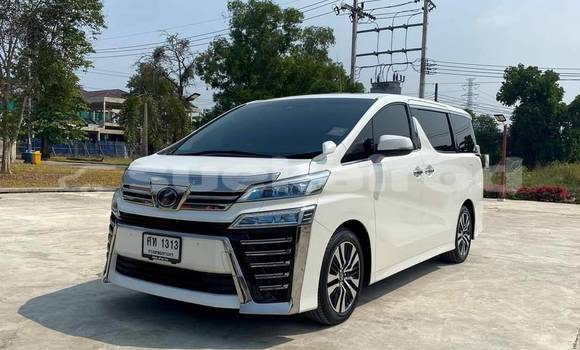 ซื้อ รถมือสอง Toyota Vellfire ขาว รถยนต์ ใน %{เมือง} ใน กรุงเทพมหานคร