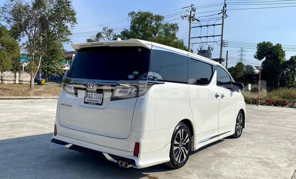 ซื้อ รถมือสอง Toyota Vellfire ขาว รถยนต์ ใน %{เมือง} ใน กรุงเทพมหานคร ซื้อ รถมือสอง Toyota Vellfire ขาว รถยนต์ ใน %{เมือง} ใน กรุงเทพมหานคร