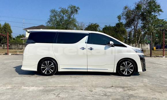 ซื้อ รถมือสอง Toyota Vellfire ขาว รถยนต์ ใน %{เมือง} ใน กรุงเทพมหานคร ซื้อ รถมือสอง Toyota Vellfire ขาว รถยนต์ ใน %{เมือง} ใน กรุงเทพมหานคร