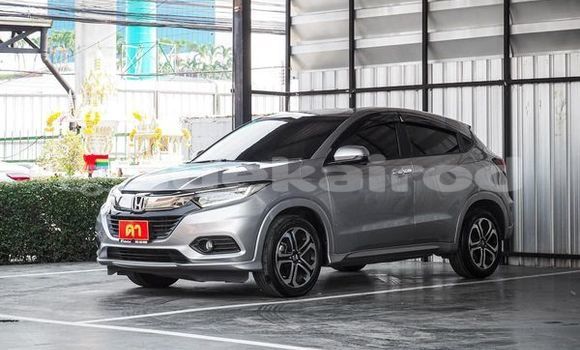 ซื้อ รถมือสอง Honda HR-V เงิน รถยนต์ ใน %{เมือง} ใน กรุงเทพมหานคร