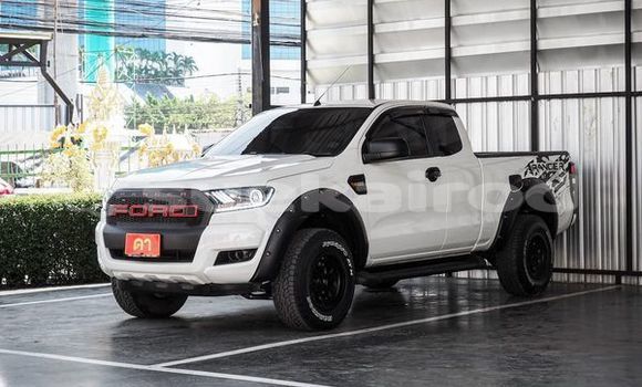 ซื้อ รถมือสอง Ford Ranger ขาว รถยนต์ ใน %{เมือง} ใน กรุงเทพมหานคร