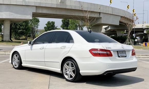 ซื้อ รถมือสอง Mercedes-Benz E-Classe ขาว รถยนต์ ใน %{เมือง} ใน กรุงเทพมหานคร ซื้อ รถมือสอง Mercedes-Benz E-Classe ขาว รถยนต์ ใน %{เมือง} ใน กรุงเทพมหานคร