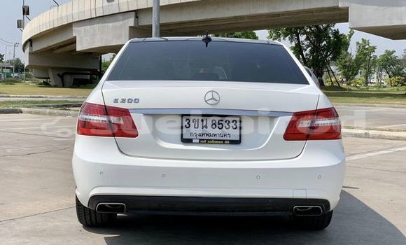 ซื้อ รถมือสอง Mercedes-Benz E-Classe ขาว รถยนต์ ใน %{เมือง} ใน กรุงเทพมหานคร ซื้อ รถมือสอง Mercedes-Benz E-Classe ขาว รถยนต์ ใน %{เมือง} ใน กรุงเทพมหานคร