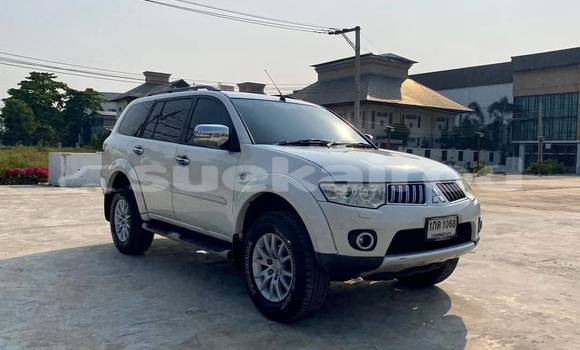 ซื้อ รถมือสอง Mitsubishi Pajero Sport ขาว รถยนต์ ใน %{เมือง} ใน กรุงเทพมหานคร ซื้อ รถมือสอง Mitsubishi Pajero Sport ขาว รถยนต์ ใน %{เมือง} ใน กรุงเทพมหานคร