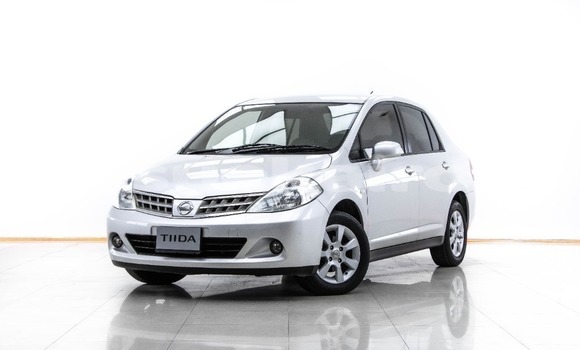 ซื้อ รถมือสอง Nissan Tiida อื่น ๆ รถยนต์ ใน %{เมือง} ใน กรุงเทพมหานคร