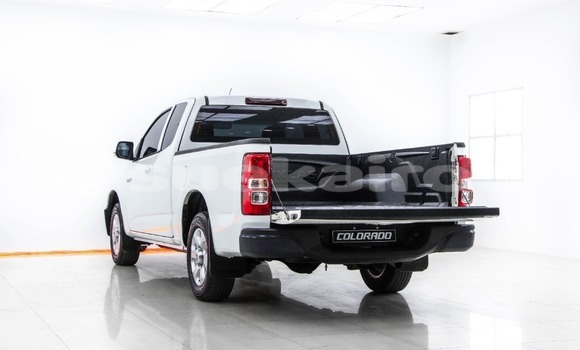 Buy Used Chevrolet Colorado White Car in Bangkok in Bangkok Buy Used Chevrolet Colorado White Car in Bangkok in Bangkok