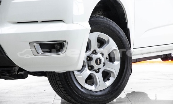 Buy Used Chevrolet Colorado White Car in Bangkok in Bangkok Buy Used Chevrolet Colorado White Car in Bangkok in Bangkok