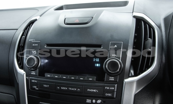 Buy Used Chevrolet Colorado White Car in Bangkok in Bangkok Buy Used Chevrolet Colorado White Car in Bangkok in Bangkok