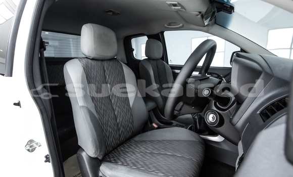 Buy Used Chevrolet Colorado White Car in Bangkok in Bangkok Buy Used Chevrolet Colorado White Car in Bangkok in Bangkok