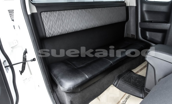 Buy Used Chevrolet Colorado White Car in Bangkok in Bangkok Buy Used Chevrolet Colorado White Car in Bangkok in Bangkok