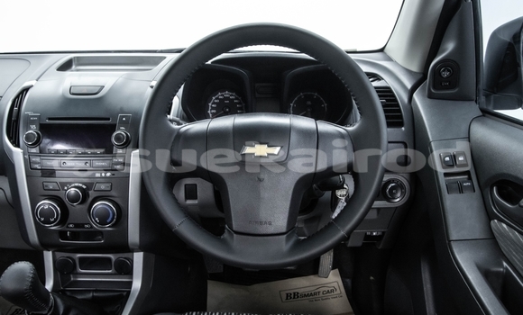Buy Used Chevrolet Colorado White Car in Bangkok in Bangkok Buy Used Chevrolet Colorado White Car in Bangkok in Bangkok
