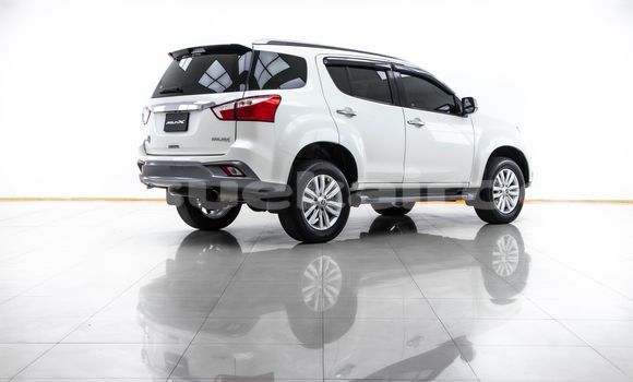 Buy Used Isuzu MU-X White Car in Bangkok in Bangkok Buy Used Isuzu MU-X White Car in Bangkok in Bangkok