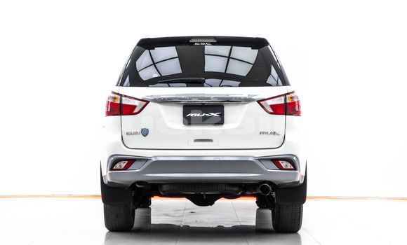 Buy Used Isuzu MU-X White Car in Bangkok in Bangkok Buy Used Isuzu MU-X White Car in Bangkok in Bangkok