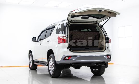 Buy Used Isuzu MU-X White Car in Bangkok in Bangkok Buy Used Isuzu MU-X White Car in Bangkok in Bangkok