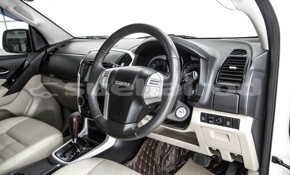 Buy Used Isuzu MU-X White Car in Bangkok in Bangkok Buy Used Isuzu MU-X White Car in Bangkok in Bangkok