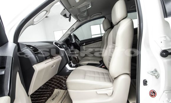 Buy Used Isuzu MU-X White Car in Bangkok in Bangkok Buy Used Isuzu MU-X White Car in Bangkok in Bangkok