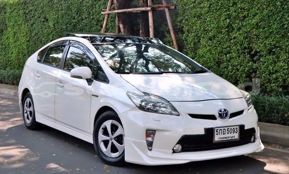 Buy Used Toyota Prius White Car in Bangkok in Bangkok
