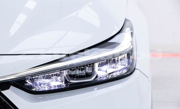 Buy Used Honda HR-V White Car in Bangkok in Bangkok Buy Used Honda HR-V White Car in Bangkok in Bangkok