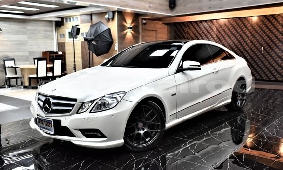 ซื้อ รถมือสอง Mercedes-Benz E-Classe ขาว รถยนต์ ใน %{เมือง} ใน กรุงเทพมหานคร ซื้อ รถมือสอง Mercedes-Benz E-Classe ขาว รถยนต์ ใน %{เมือง} ใน กรุงเทพมหานคร