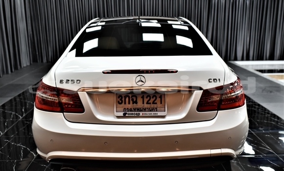 ซื้อ รถมือสอง Mercedes-Benz E-Classe ขาว รถยนต์ ใน %{เมือง} ใน กรุงเทพมหานคร ซื้อ รถมือสอง Mercedes-Benz E-Classe ขาว รถยนต์ ใน %{เมือง} ใน กรุงเทพมหานคร