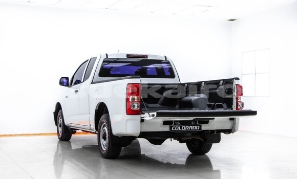 Buy Used Chevrolet Colorado White Car in Bangkok in Bangkok Buy Used Chevrolet Colorado White Car in Bangkok in Bangkok