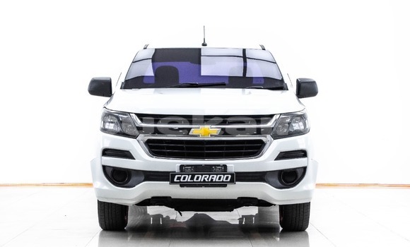 Buy Used Chevrolet Colorado White Car in Bangkok in Bangkok Buy Used Chevrolet Colorado White Car in Bangkok in Bangkok
