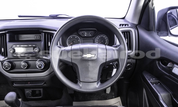 Buy Used Chevrolet Colorado White Car in Bangkok in Bangkok Buy Used Chevrolet Colorado White Car in Bangkok in Bangkok
