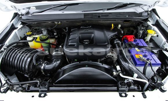 Buy Used Chevrolet Colorado White Car in Bangkok in Bangkok Buy Used Chevrolet Colorado White Car in Bangkok in Bangkok