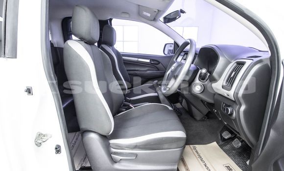 Buy Used Chevrolet Colorado White Car in Bangkok in Bangkok Buy Used Chevrolet Colorado White Car in Bangkok in Bangkok