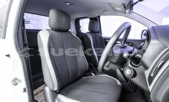Buy Used Chevrolet Colorado White Car in Bangkok in Bangkok Buy Used Chevrolet Colorado White Car in Bangkok in Bangkok